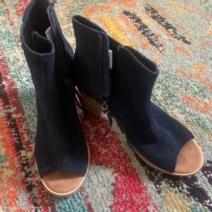 Toms, Navy, size 8.5